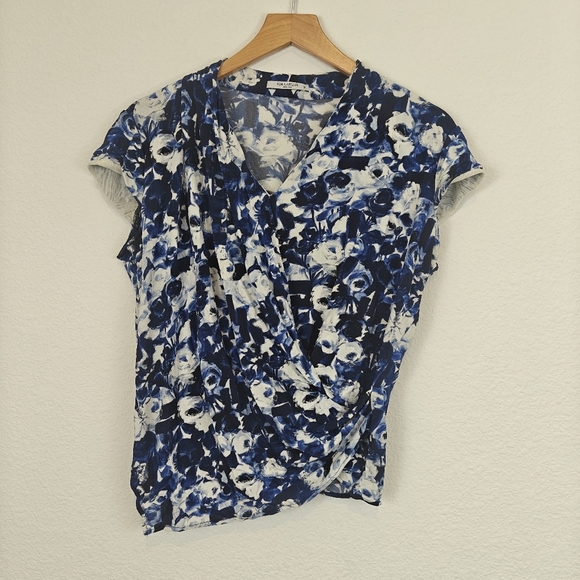 M.M. Lafleur Ferrante Floral Cap Sleeve V-neck Blouse Size M - Picture 2 of 12